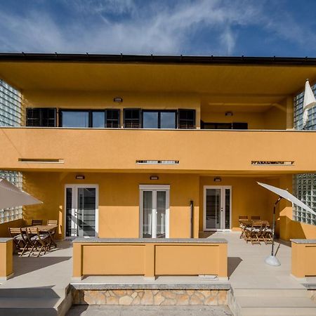 Apartments Gael Лопар Екстериор снимка