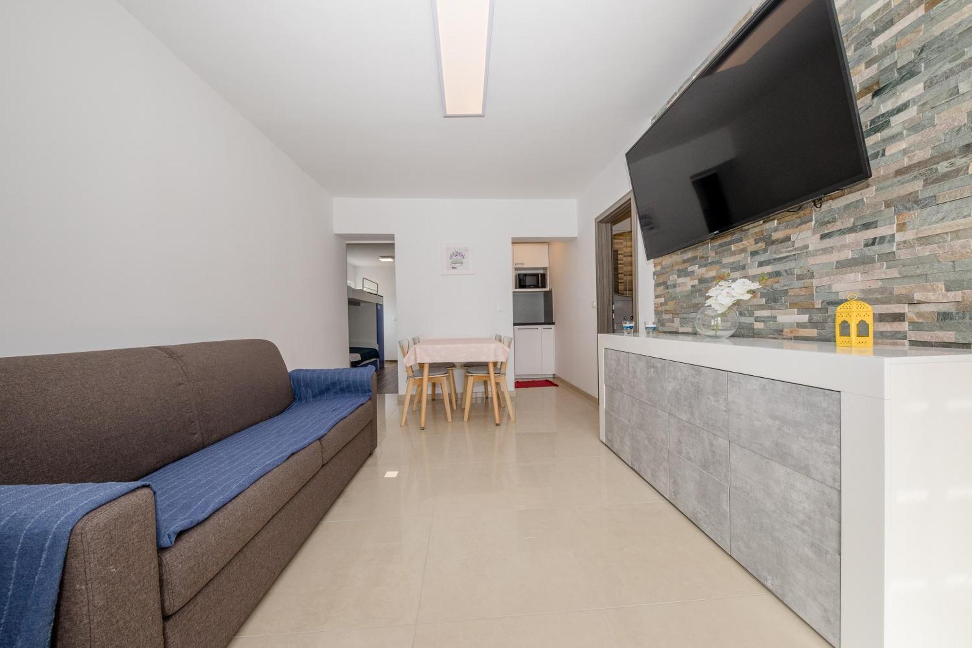 Apartments Gael Лопар Стая снимка
